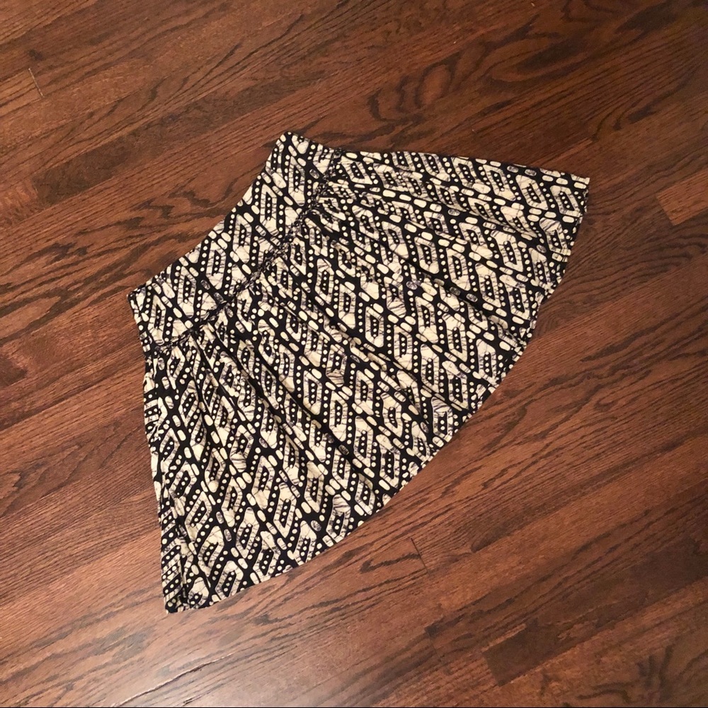 Black and Beige Forever 21 skirt